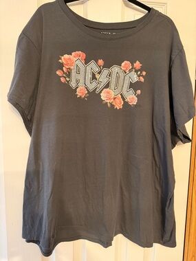 AC/DC Vinyl Icons Tee with Pink Rose/Rhinestone Design Torrid Plus Size 4 EUC